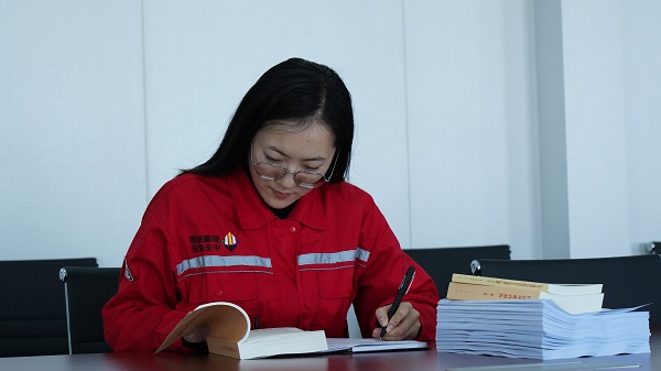 中圭公司综合管理部青年员工周芯宁.jpg